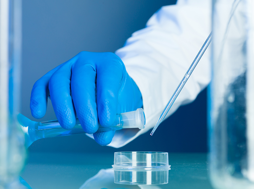 Private Label vs. Custom Formulation: Which Should You Choose?